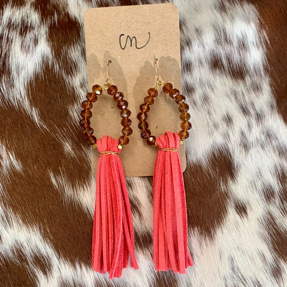 🌾 Coral Tassel Earrings - Picture 4 of 5